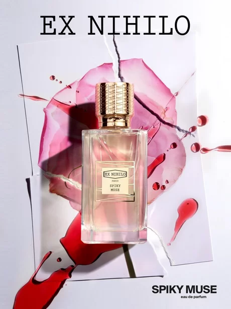 https://api.rivegauche.ru/medias6/-normal-1089782-3760330430133-3.jpg-productPageDesktopWebp?context=bWFzdGVyfGltYWdlc3wyODgxMnxpbWFnZS93ZWJwfGltYWdlcy9oNDQvaDU2LzEyODMzNzQxMzczNDcwLndlYnB8OTI1MzI3NWFmMzRiMTc4MGI2OGRiZmMwYzdmY2M1ODAzYjk1Yjg5N2I0NzM0ODZkZTc1ZjFiNDAyYzU4NDkxMA